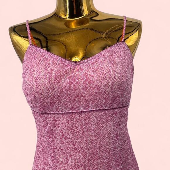 Pink textured midi dress - Picture 2 of 5